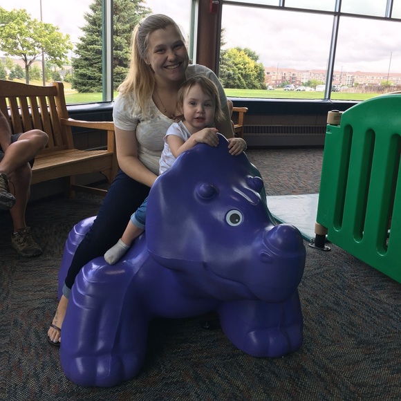 Meet your Posher, Kylie - Picture 1 of 1